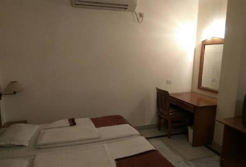 Mahalaxmi Plaza Hotel Faridabad Zimmer foto